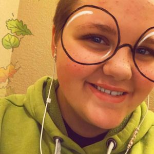 Meet your Posher, Chloe